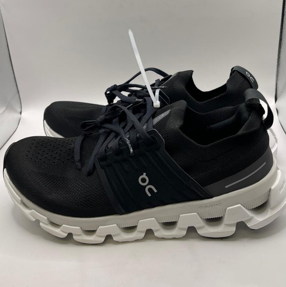 Like New ON Running Women's Black Cloudswift Sneakers, Size 6 - Picture 4 of 6